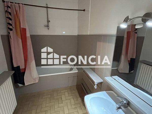 Location Appartement 2 pièces 80.2 m² - 20 GRANDE RUE Valence 26000