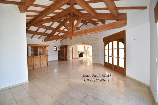 PONT SAINT ESPRIT (30) - Maison en pierre d'une surface de 308m2 à vendre