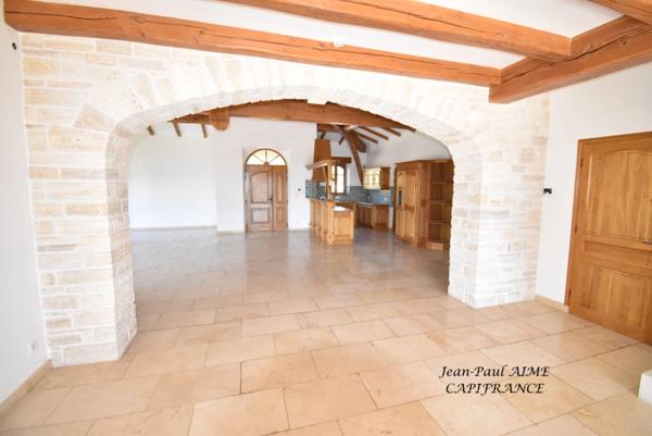 PONT SAINT ESPRIT (30) - Maison en pierre d'une surface de 308m2 à vendre