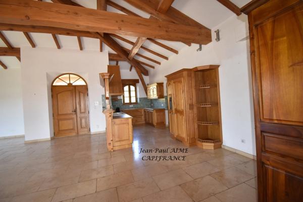 PONT SAINT ESPRIT (30) - Maison en pierre d'une surface de 308m2 à vendre