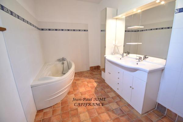 PONT SAINT ESPRIT (30) - Maison en pierre d'une surface de 308m2 à vendre
