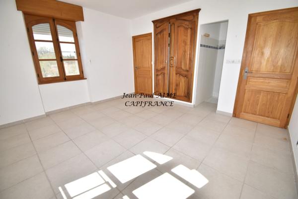 PONT SAINT ESPRIT (30) - Maison en pierre d'une surface de 308m2 à vendre