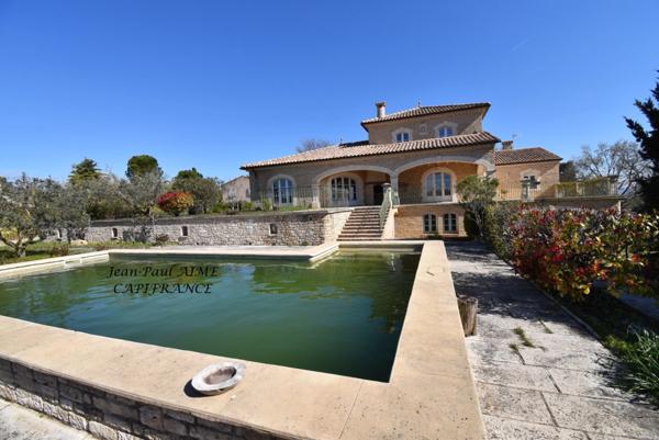 PONT SAINT ESPRIT (30) - Maison en pierre d'une surface de 308m2 à vendre