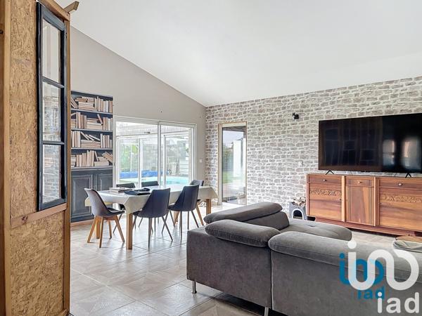 Maison à vendre 6 pièces 153 m² Saint-Maixent-de-Beugné