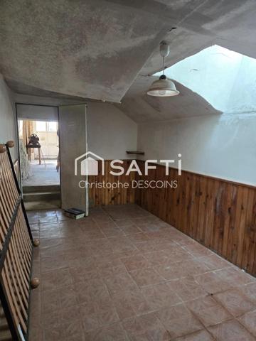 MAISON À RÉNOVER AVEC GRAND TERRAIN – JAVRON-LES-CHAPELLES