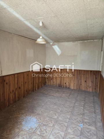 MAISON À RÉNOVER AVEC GRAND TERRAIN – JAVRON-LES-CHAPELLES