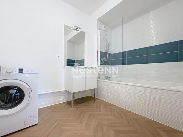 A vendre Agers les hauts de Saint Aubin à 2 minutes à pieds de l'arrêt de tramway Hauts de Saint Aubin, appartement type 3, 2 chambres, ascenseur,cuisine ouverte aménagée équipée, balcon,place de parking en sous-sol .