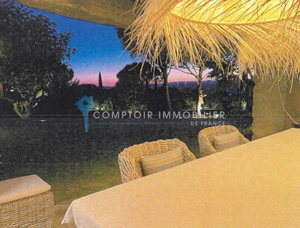 Propriete
                                                                                                                                                                                                                                                                                                                        14 pièce(s)                                                                                                                                                                                                          8 chambre(s)                                                                                                                                                                                                          495  m²
