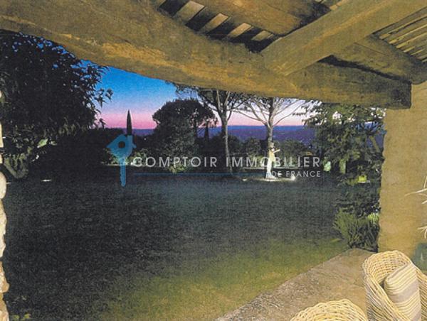 Propriete
                                                                                                                                                                                                                                                                                                                        14 pièce(s)                                                                                                                                                                                                          8 chambre(s)                                                                                                                                                                                                          495  m²