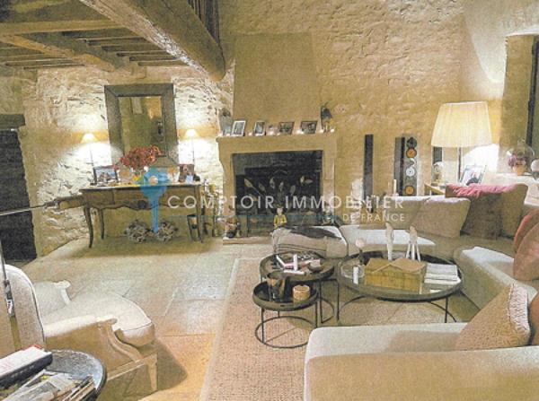 Propriete
                                                                                                                                                                                                                                                                                                                        14 pièce(s)                                                                                                                                                                                                          8 chambre(s)                                                                                                                                                                                                          495  m²