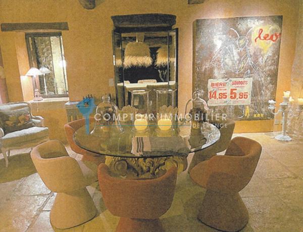 Propriete
                                                                                                                                                                                                                                                                                                                        14 pièce(s)                                                                                                                                                                                                          8 chambre(s)                                                                                                                                                                                                          495  m²