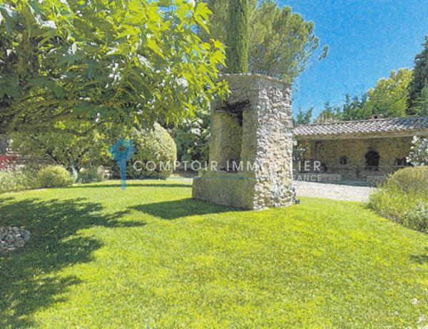 Propriete
                                                                                                                                                                                                                                                                                                                        14 pièce(s)                                                                                                                                                                                                          8 chambre(s)                                                                                                                                                                                                          495  m²