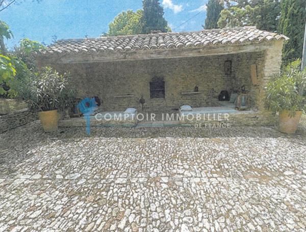 Propriete
                                                                                                                                                                                                                                                                                                                        14 pièce(s)                                                                                                                                                                                                          8 chambre(s)                                                                                                                                                                                                          495  m²