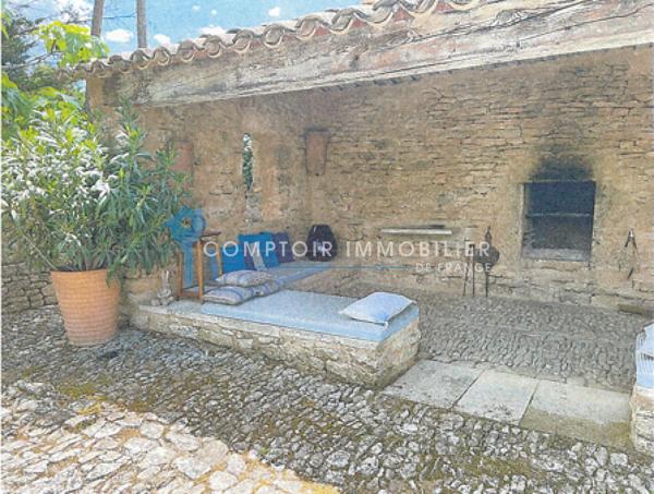 Propriete
                                                                                                                                                                                                                                                                                                                        14 pièce(s)                                                                                                                                                                                                          8 chambre(s)                                                                                                                                                                                                          495  m²