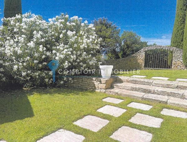 Propriete
                                                                                                                                                                                                                                                                                                                        14 pièce(s)                                                                                                                                                                                                          8 chambre(s)                                                                                                                                                                                                          495  m²