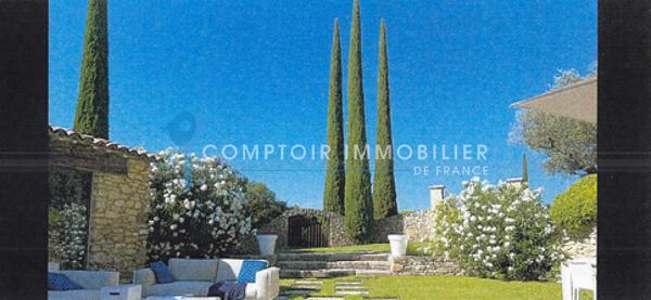 Propriete
                                                                                                                                                                                                                                                                                                                        14 pièce(s)                                                                                                                                                                                                          8 chambre(s)                                                                                                                                                                                                          495  m²