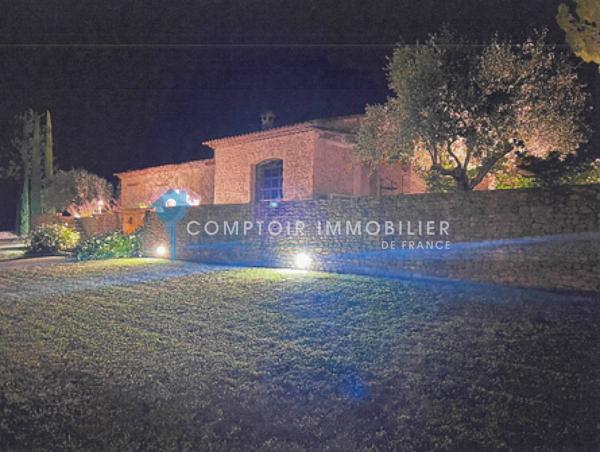 Propriete
                                                                                                                                                                                                                                                                                                                        14 pièce(s)                                                                                                                                                                                                          8 chambre(s)                                                                                                                                                                                                          495  m²