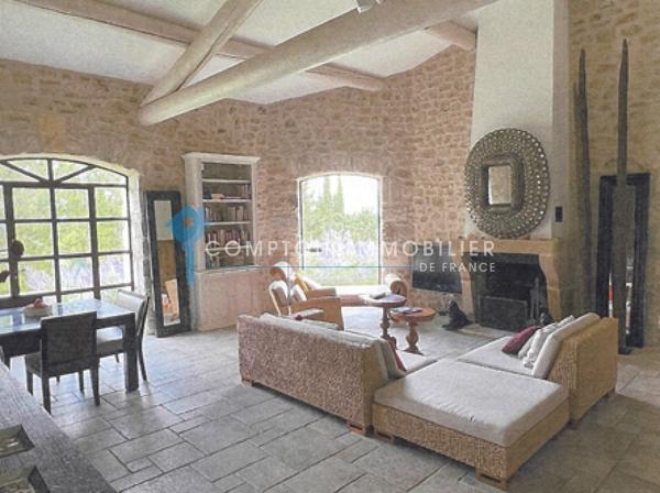 Propriete
                                                                                                                                                                                                                                                                                                                        14 pièce(s)                                                                                                                                                                                                          8 chambre(s)                                                                                                                                                                                                          495  m²