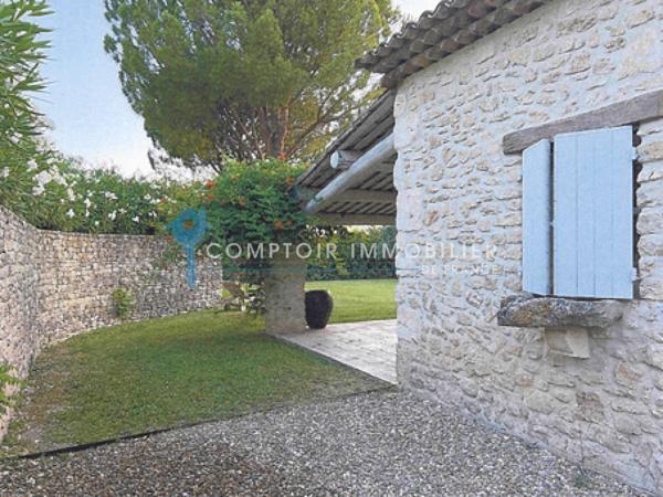Propriete
                                                                                                                                                                                                                                                                                                                        14 pièce(s)                                                                                                                                                                                                          8 chambre(s)                                                                                                                                                                                                          495  m²