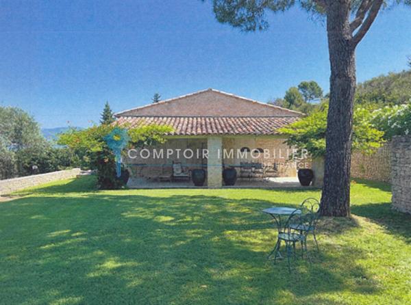 Propriete
                                                                                                                                                                                                                                                                                                                        14 pièce(s)                                                                                                                                                                                                          8 chambre(s)                                                                                                                                                                                                          495  m²