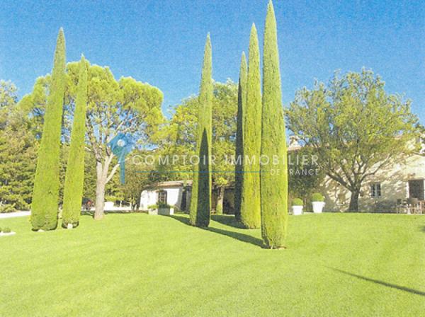 Propriete
                                                                                                                                                                                                                                                                                                                        14 pièce(s)                                                                                                                                                                                                          8 chambre(s)                                                                                                                                                                                                          495  m²