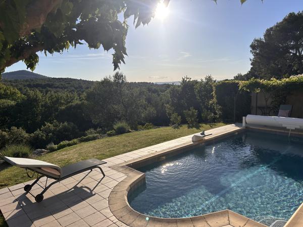 Au coeur du  Golf Pont Royal , au pied du Luberon et des Alpilles, Maison avec vue féérique