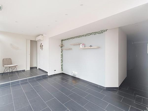 IMMEUBLE AVEC LOCAL  ET APPARTEMENT