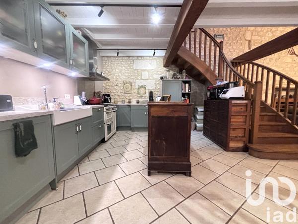 Maison à vendre 9 pièces 247 m² Saintes