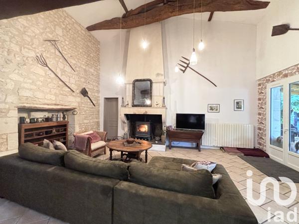 Maison à vendre 9 pièces 247 m² Saintes