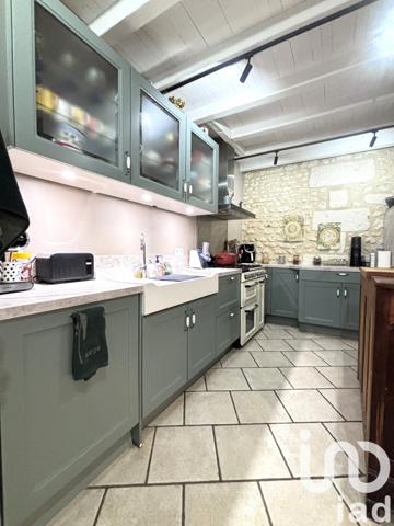 Maison à vendre 9 pièces 247 m² Saintes