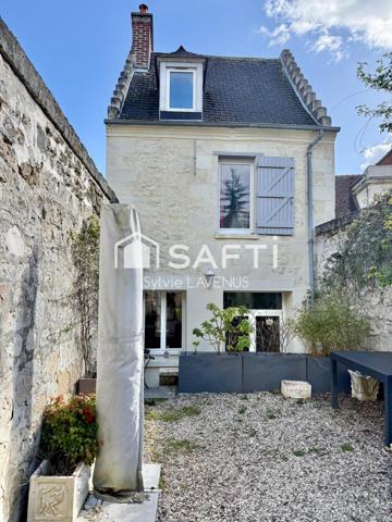 A SOISSONS 02, MAISON DE VILLE DE 179 M2 AVEC 4 CHAMBRES, PARKING ET CAVE SUR TERRAIN DE 151 M2.