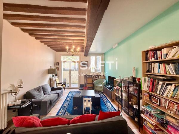 A SOISSONS 02, MAISON DE VILLE DE 179 M2 AVEC 4 CHAMBRES, PARKING ET CAVE SUR TERRAIN DE 151 M2.