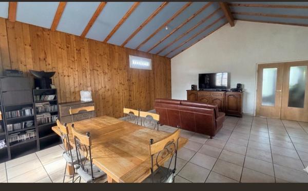 Maison  de plain pied A LOUER  avec double garage sur Les Martres De Veyre
