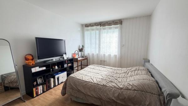 Maison  de plain pied A LOUER  avec double garage sur Les Martres De Veyre