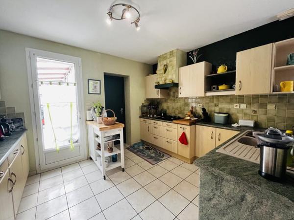 Maison à vendre 369 600 € Sainte-Soulle 6 p 112 m² DPE D