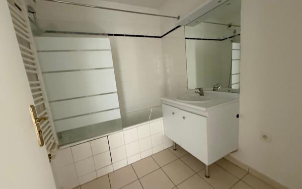 Appartement à louer    3 pièces • 66,50 m2 La Courneuve