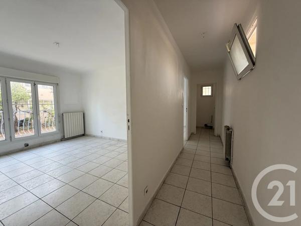 Immeuble à vendre  420 m 2   LA SEYNE SUR MER  - 83