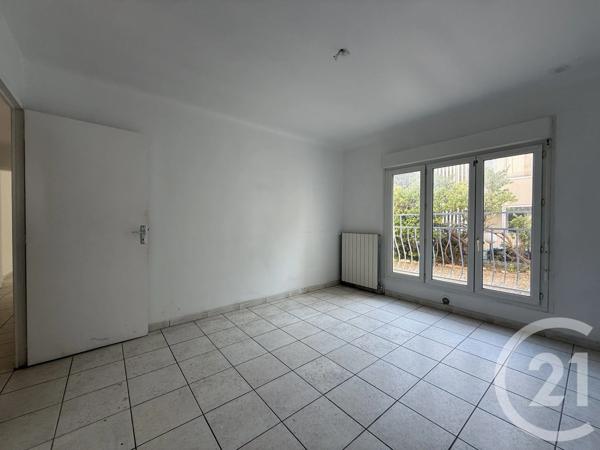 Immeuble à vendre  420 m 2   LA SEYNE SUR MER  - 83