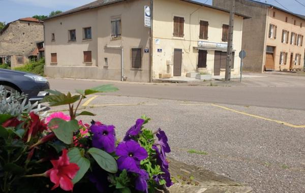 Vente Maison de village avec ancien commerce à rénover Magnieres   