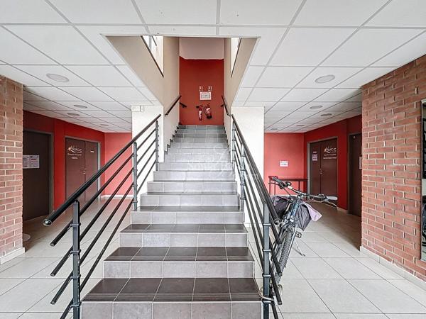 BUREAUX DE 200M2 DIVISIBLES + BALCON + 7 PL PARKING