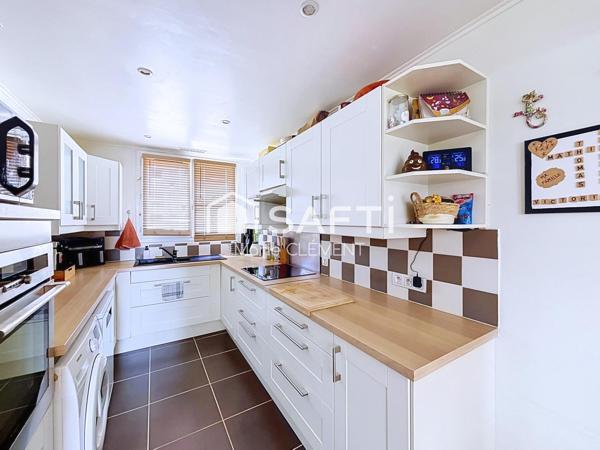Appartement de 83 m2, 3 chambres, cave et parking