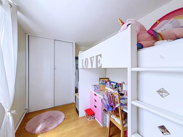 Appartement de 83 m2, 3 chambres, cave et parking