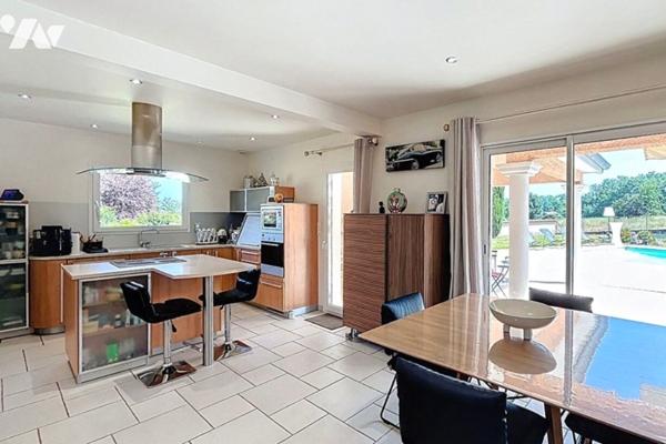 Maison à 5 min de MONTBRISON, au calme avec 1900m² de terrain.