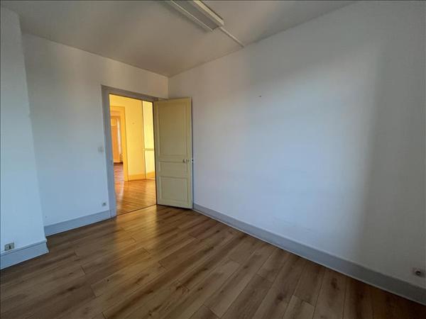 Appartement à vendre |  Montluçon |  6 pièces | 161 m²