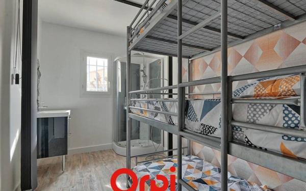 Maison à vendre    5 pièces •  Bandol