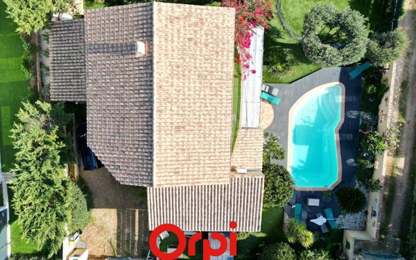 Maison à vendre    5 pièces •  Bandol