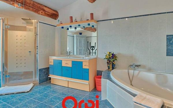 Maison à vendre    5 pièces •  Bandol