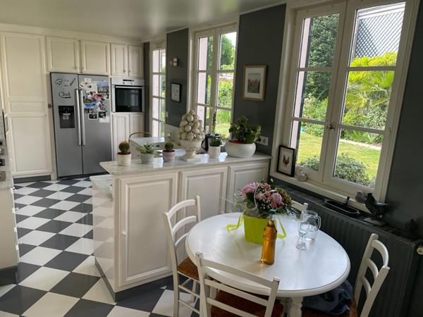 28210 NOGENT LE ROI centre ville 300 m2 terrain 959 m2