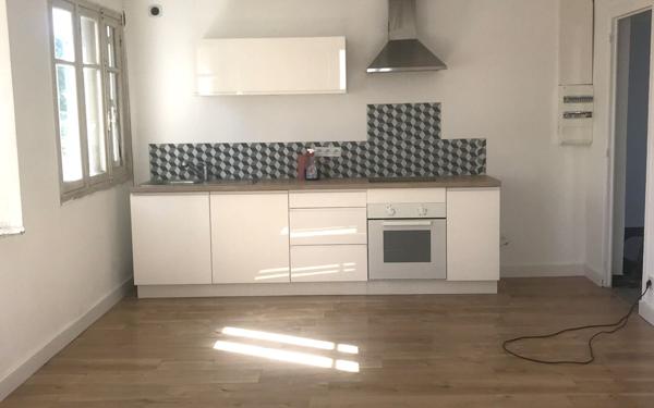 Maison à vendre    5 pièces • 145 m2 Carhaix-Plouguer