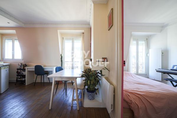 2 pièces très bon état général en dernier étage